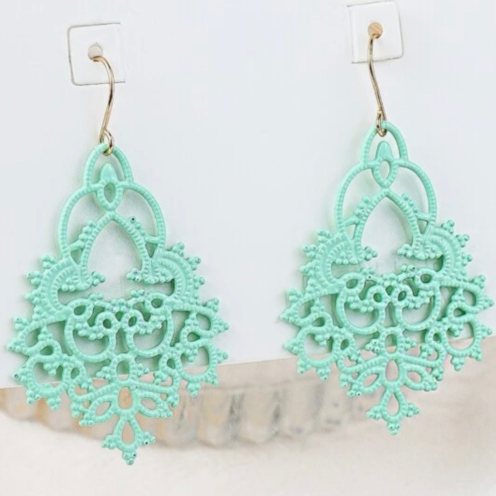 🎉HP🎉 🦋 3/$24 Modern metal seafoam green Art Deco inspired earrings / NWOT - Picture 3 of 4